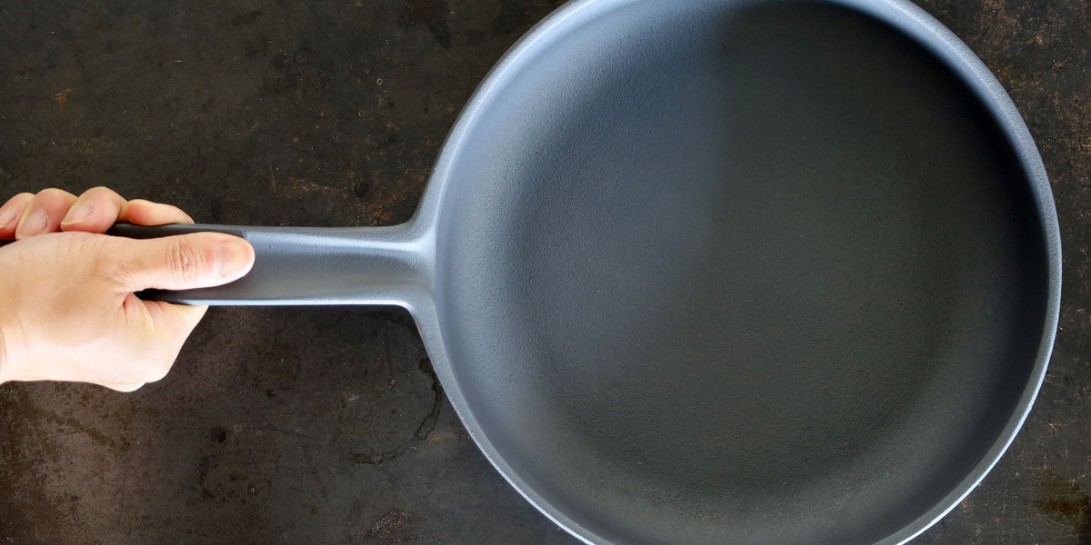 ［完売しました］ご好評につき数量限定で追加販売：定番「フライパン 24cm」を無塗装はだか仕上げに｜WEB